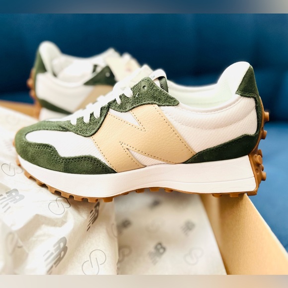 New Balance 327 RARE Womens Casual Sneakers Shoes White Green Tan size 6 - Picture 16 of 16